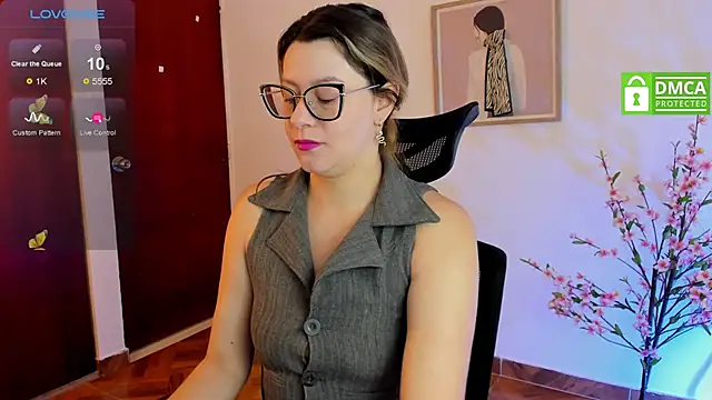 Chanelll Taylorr  online show from 01.24.25