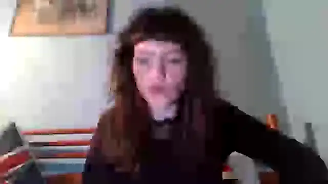 Snapshot of OniricFemme chatting on 02.22.25 OniricFemme online show from 02.22.25