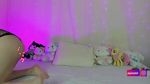 yui ayanami online show from 12.17.25