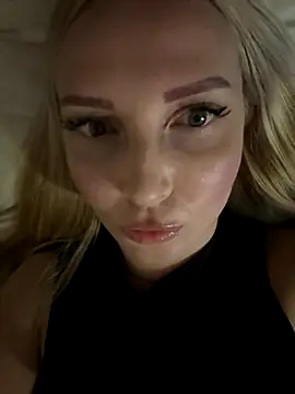 Snapshot of Aleksandrakis chatting on 09.27.25 Aleksandrakis online show from 09.27.25