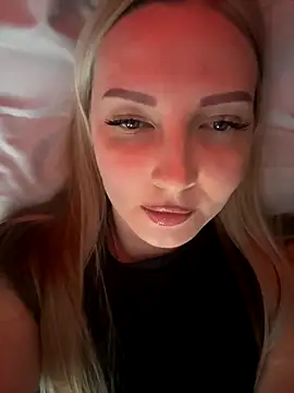 Snapshot of Aleksandrakis chatting on 10.01.25 Aleksandrakis online show from 10.01.25