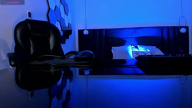 SamanthaKlein  online show from 01.26.25