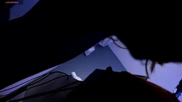 SamanthaKlein  online show from 09.11.25