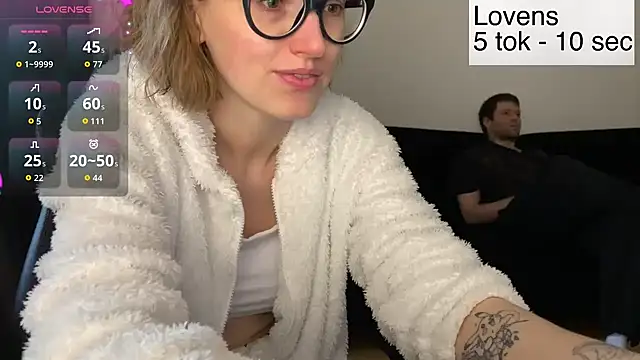 Snapshot of Sexy_Sweets chatting on 03.04.26 Sexy Sweets online show from 03.04.26