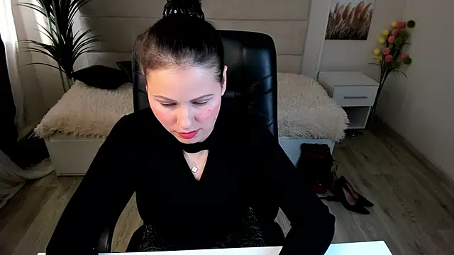Snapshot of Dana__dom chatting on 02.18.25 Dana dom online show from 02.18.25