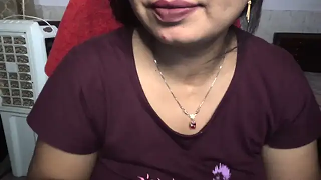 Snapshot of Gulaboo_bhabi chatting on 05.12.26 Gulaboo bhabi online show from 05.12.26