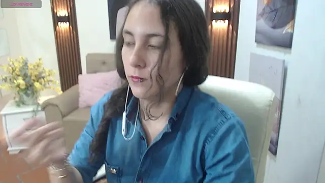 xlunna online show from 10.22.25