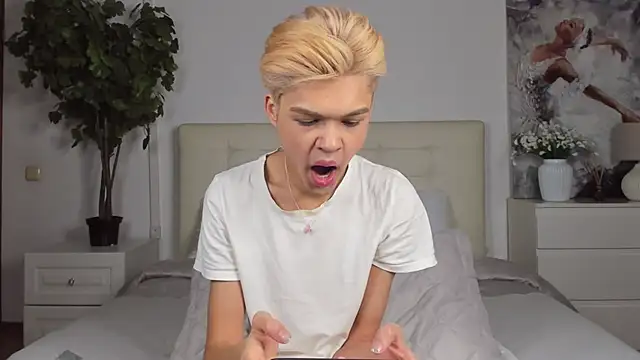 Snapshot of Felix_Rey chatting on 02.09.25 Felix Rey online show from 02.09.25