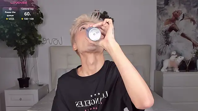 Felix Rey online show from 12.17.25