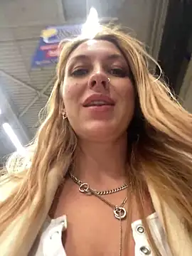 Snapshot of Sweet___Emily chatting on 12.04.24 Sweet Emily online show from 12.04.24