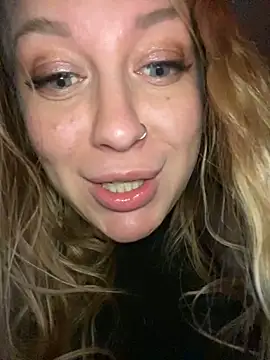 Snapshot of Sweet___Emily chatting on 01.14.25 Sweet Emily online show from 01.14.25