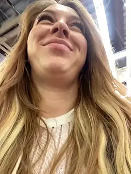 Snapshot of Sweet___Emily chatting on 02.01.25 Sweet Emily online show from 02.01.25