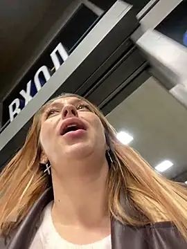 Snapshot of Sweet___Emily chatting on 02.13.25 Sweet Emily online show from 02.13.25