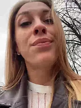 Snapshot of Sweet___Emily chatting on 03.11.25 Sweet Emily online show from 03.11.25