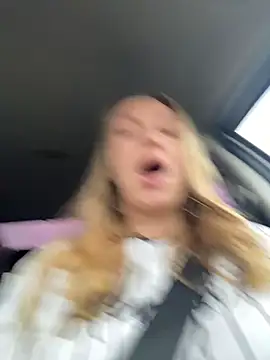 Snapshot of Sweet___Emily chatting on 11.23.25 Sweet Emily online show from 11.23.25