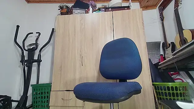 Snapshot of RustyGray chatting on 11.13.25 RustyGray online show from 11.13.25