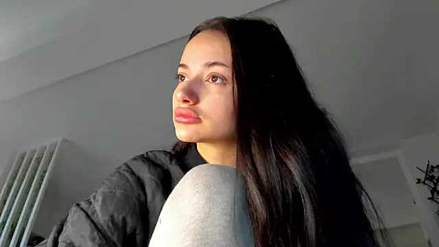 Snapshot of IreneVON chatting on 01.03.25 IreneVON online show from 01.03.25