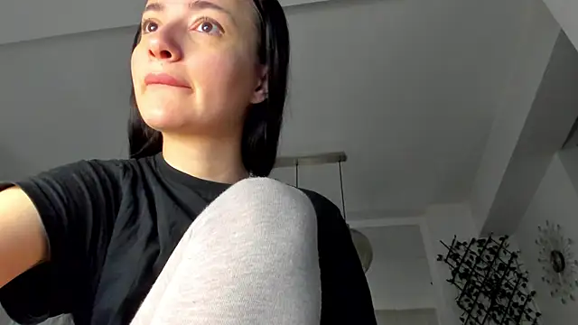 Snapshot of IreneVON chatting on 01.21.25 IreneVON online show from 01.21.25