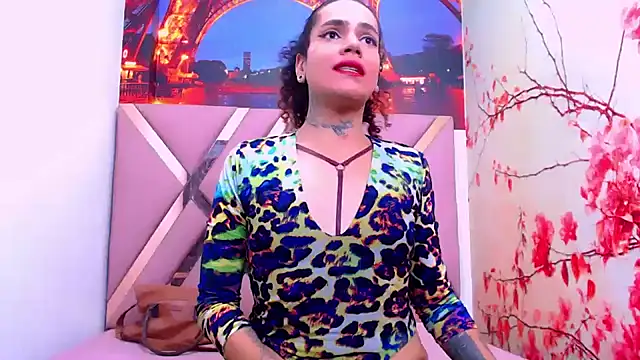Snapshot of aleja_mistress_ chatting on 01.29.25 aleja mistress online show from 01.29.25