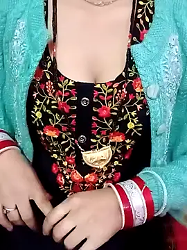 Snapshot of Slim_bhabhi chatting on 01.04.25 Slim bhabhi online show from 01.04.25