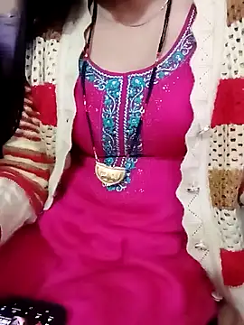 Snapshot of Slim_bhabhi chatting on 01.08.25 Slim bhabhi online show from 01.08.25