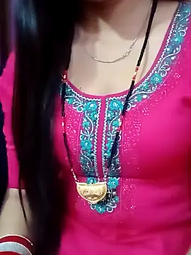 Snapshot of Slim_bhabhi chatting on 01.08.25 Slim bhabhi online show from 01.08.25