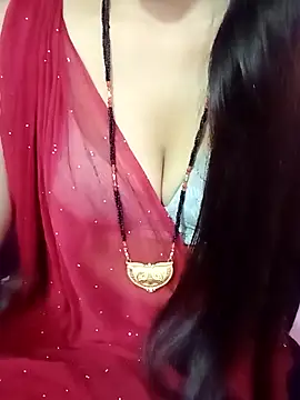Snapshot of Slim_bhabhi chatting on 10.31.25 Slim bhabhi online show from 10.31.25