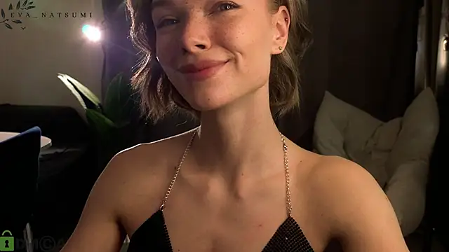Eva Natsumi online show from 10.25.25