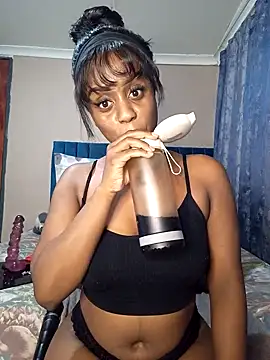 Queen-Chocolate online show from 03.08.25