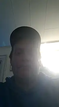 Snapshot of everyoneneeds chatting on 02.15.25 everyoneneeds online show from 02.15.25