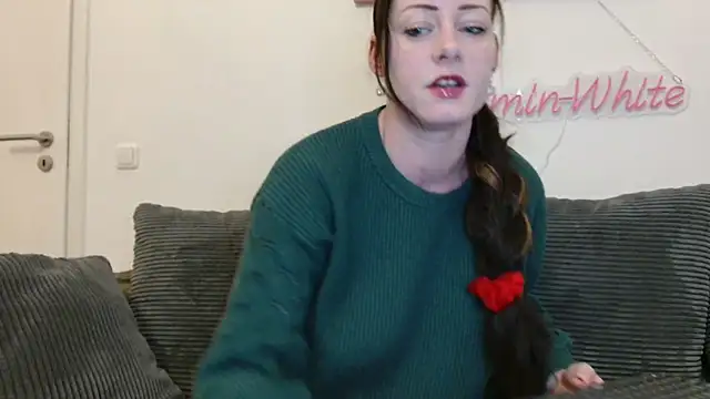 Jasmin-White online show from 04.19.26