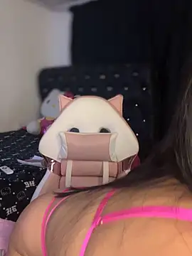 Snapshot of KittyRous chatting on 02.04.26 KittyRous online show from 02.04.26