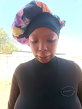 Snapshot of Mayo01_ chatting on 12.02.24 Mayo01 online show from 12.02.24