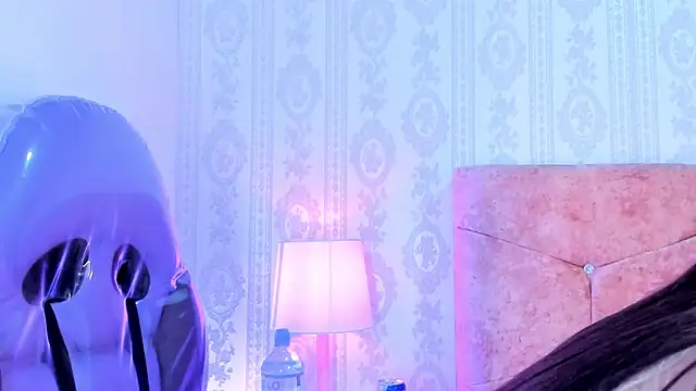 Snapshot of liaa_18 chatting on 02.25.26 liaa 18 online show from 02.25.26