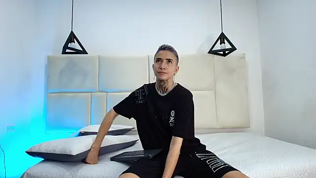 Tinny and Candy online show from 03.19.25