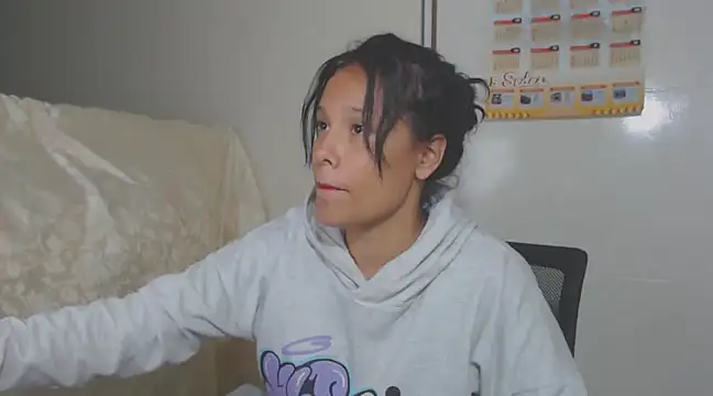 Snapshot of home_vlak chatting on 03.19.25 home vlak online show from 03.19.25