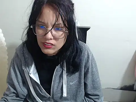 Snapshot of home_vlak chatting on 10.06.25 home vlak online show from 10.06.25