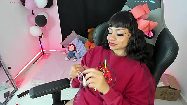 zoesullivan online show from 12.14.24