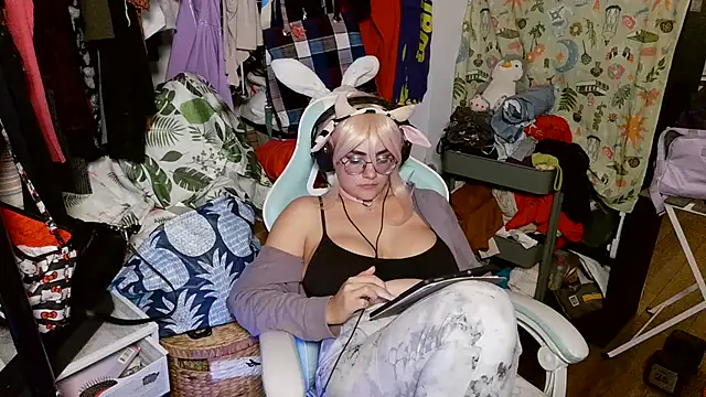 Snapshot of mochi_rainbow chatting on 01.14.25 mochi rainbow online show from 01.14.25