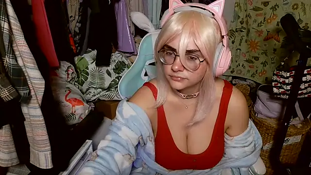 Snapshot of mochi_rainbow chatting on 01.15.25 mochi rainbow online show from 01.15.25