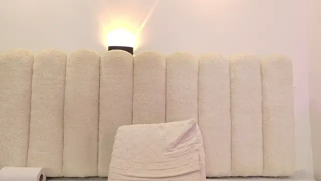 Juliabadlee online show from 03.11.26