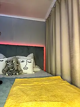 HugeMassiveBooty online show from 10.03.25