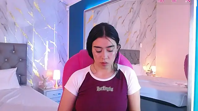 Julieta De Los Angeles online show from 03.11.25