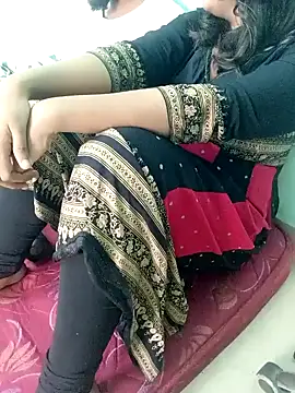 Snapshot of Hottest_Tamil chatting on 01.13.25 Hottest Tamil online show from 01.13.25