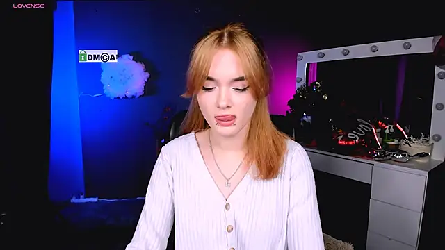 liana kisses online show from 02.17.25