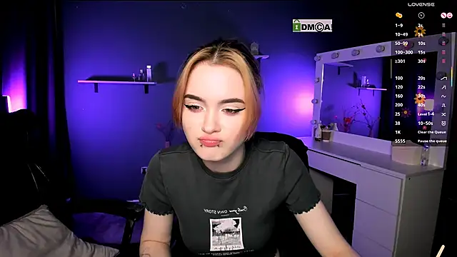 liana kisses online show from 03.15.25