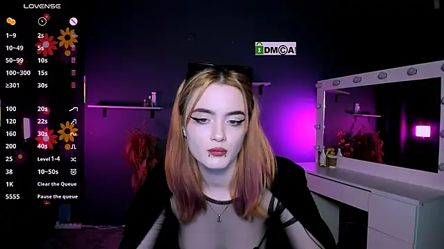 liana kisses online show from 03.19.25