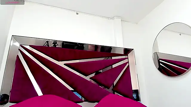 Snapshot of BarbaraKnox_ chatting on 06.11.26 BarbaraKnox online show from 06.11.26