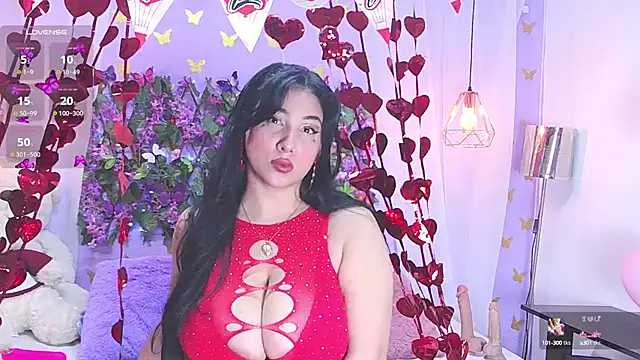 Snapshot of bigboobsrose1 chatting on 02.15.25 bigboobsrose1 online show from 02.15.25