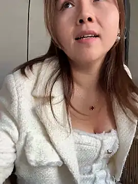 Snapshot of Efangfang chatting on 12.14.24 Efangfang online show from 12.14.24